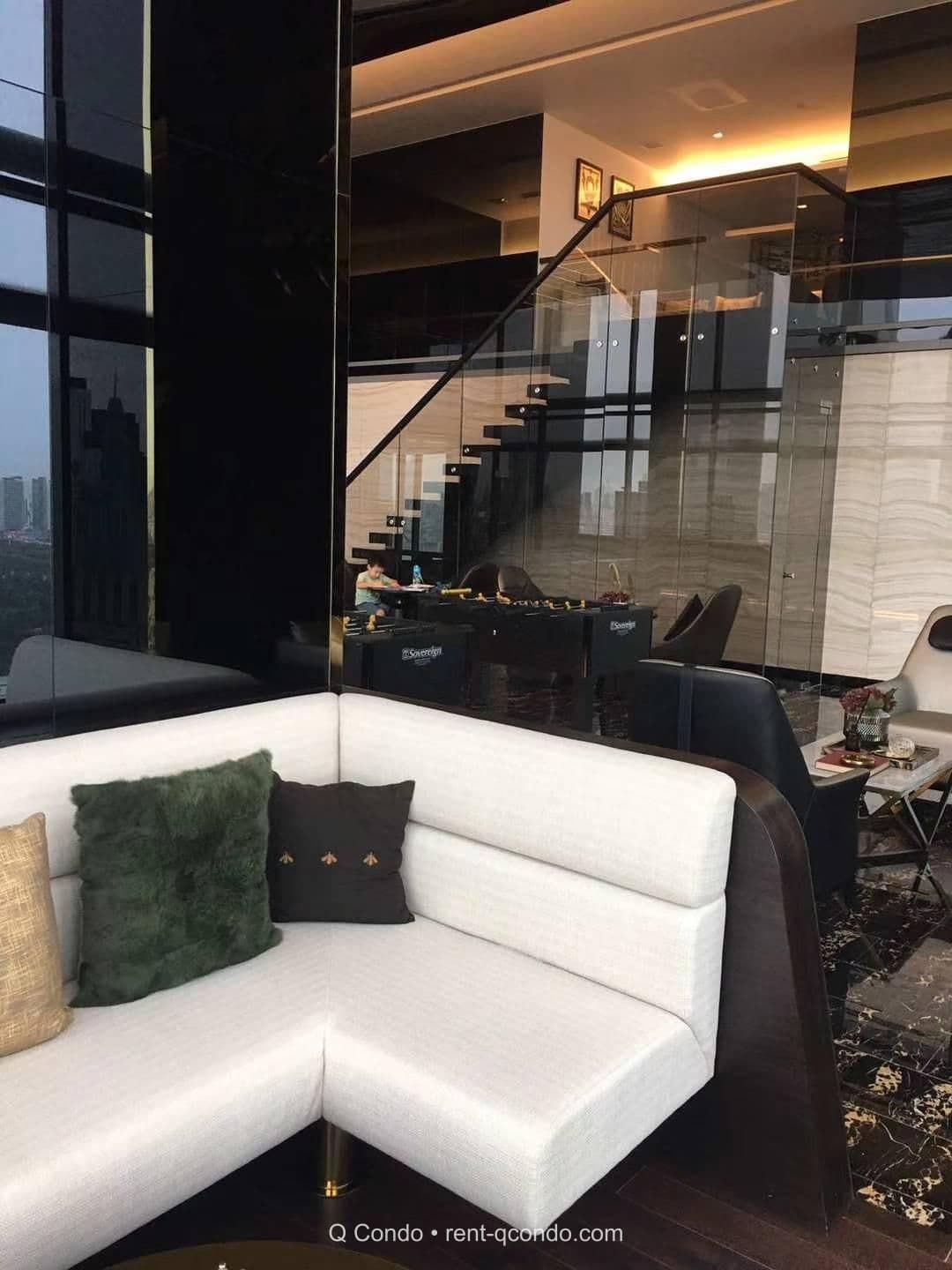 1477 – 145_living_room.jpg