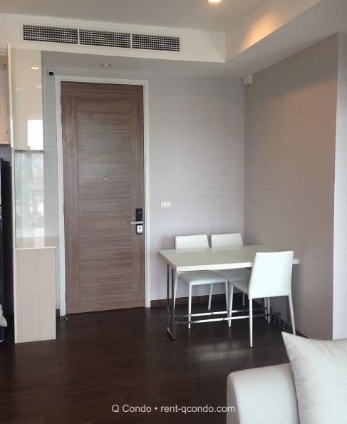 14799 – 147_living_room.jpg