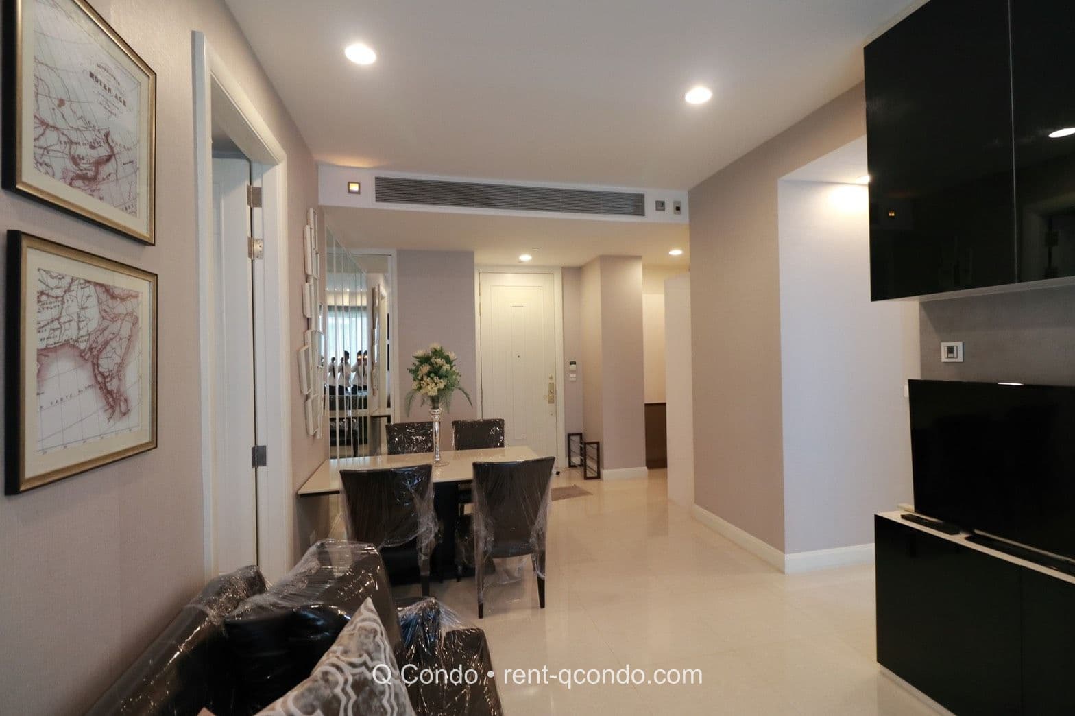 8803 – 104_living_room.jpg
