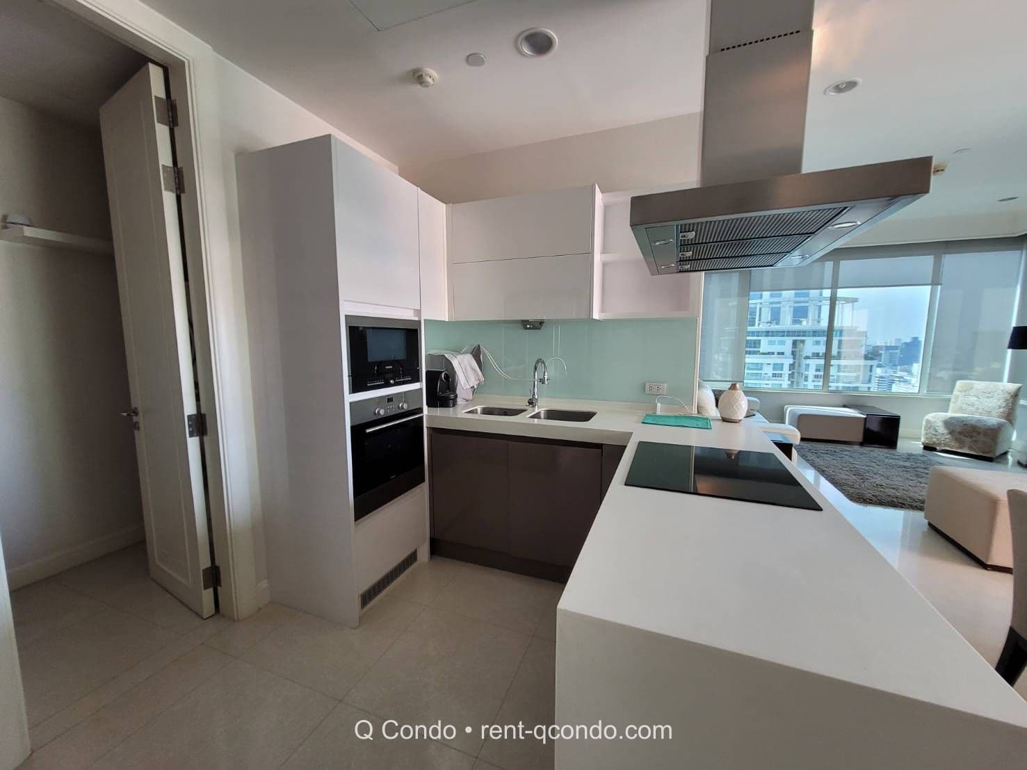 8842 – 149_living_room.jpg
