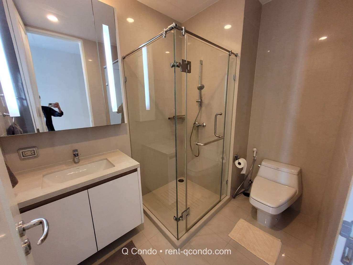 8842 – 317_bathroom.jpg