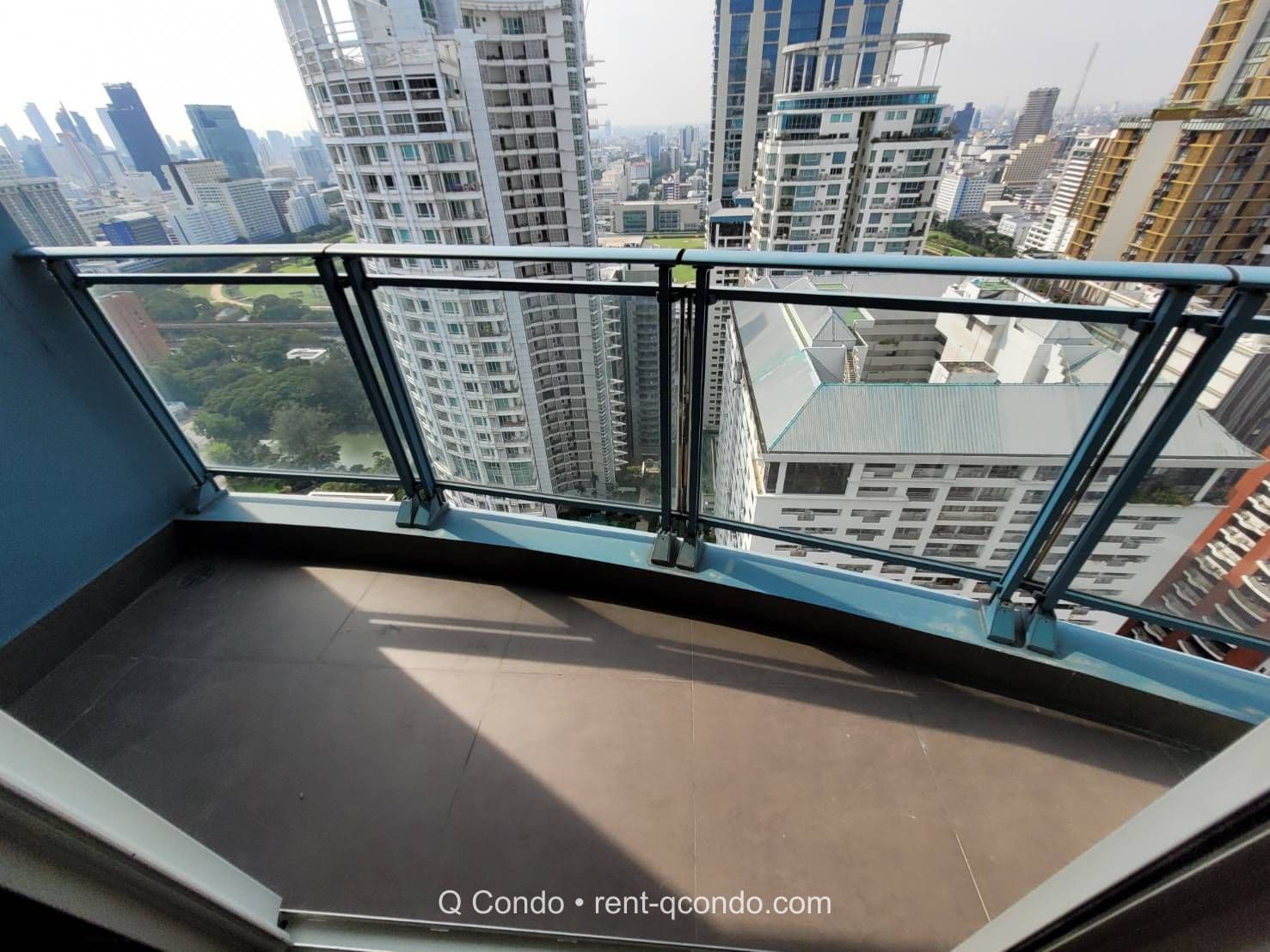 8842 – 610_terrace.jpg